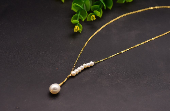 Natural Freshwater Pearl Necklace