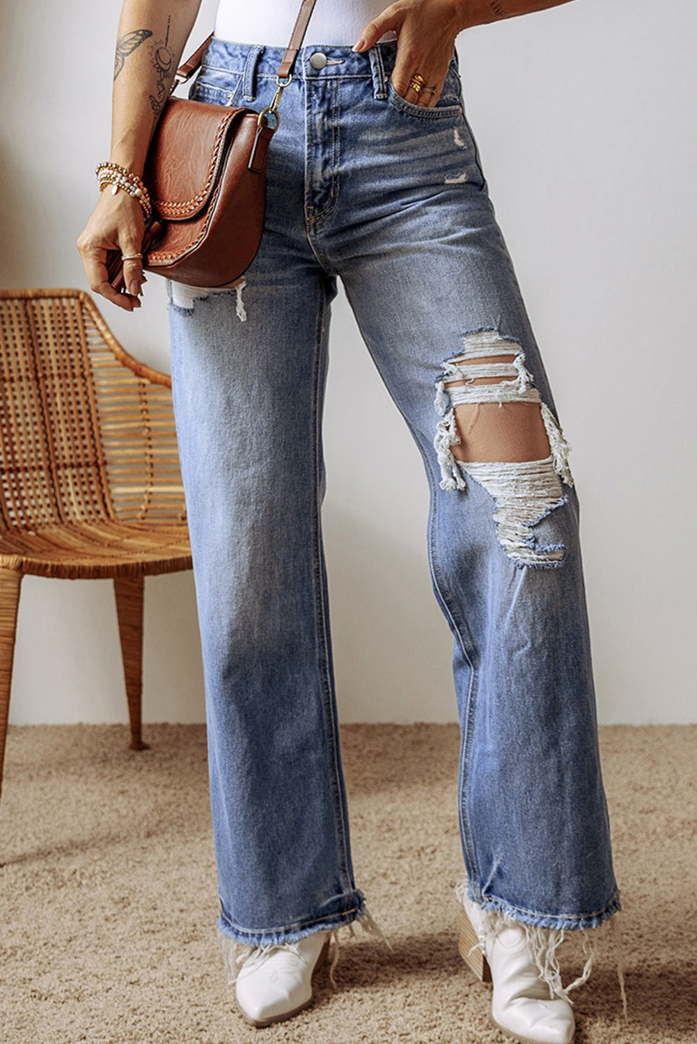 Distressed Straight Leg Jeans with Pockets