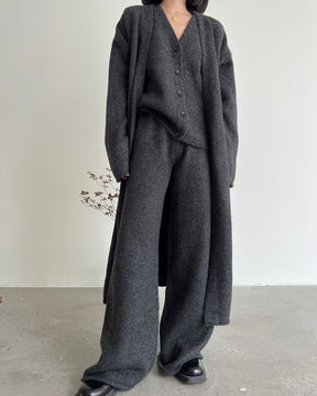 Procrastination Lazy Knitted Sweater Coat Vest Pants Three-piece Set