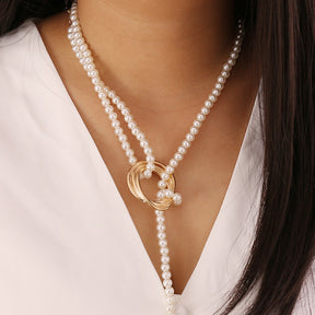 Geometric metal pearl necklace