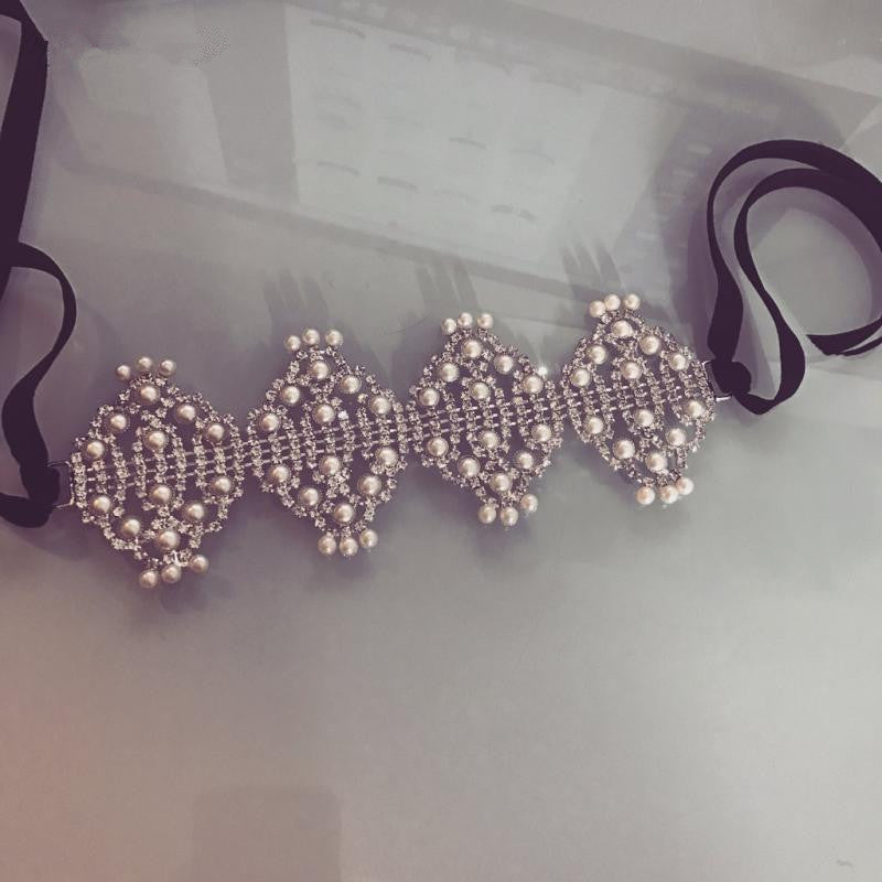 Rhinestone pearl necklace