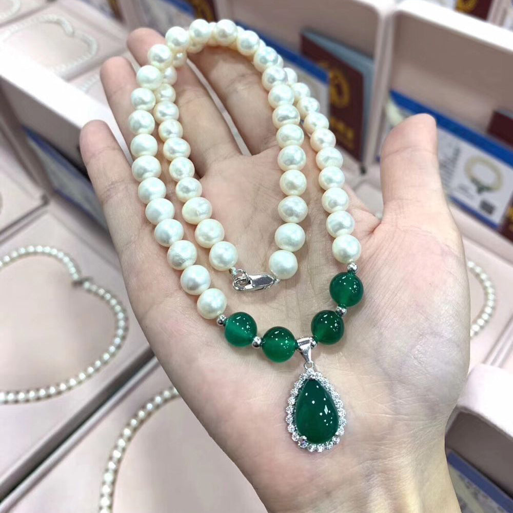 Natural freshwater pearl necklace