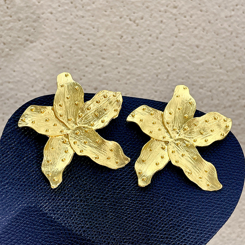 Antique Metal Starfish Vintage Earrings Light Luxury Minority Gold