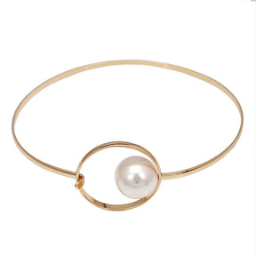 Geometric Pearl Necklace