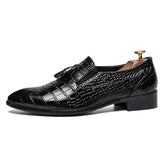 Pointed leather shoes for men