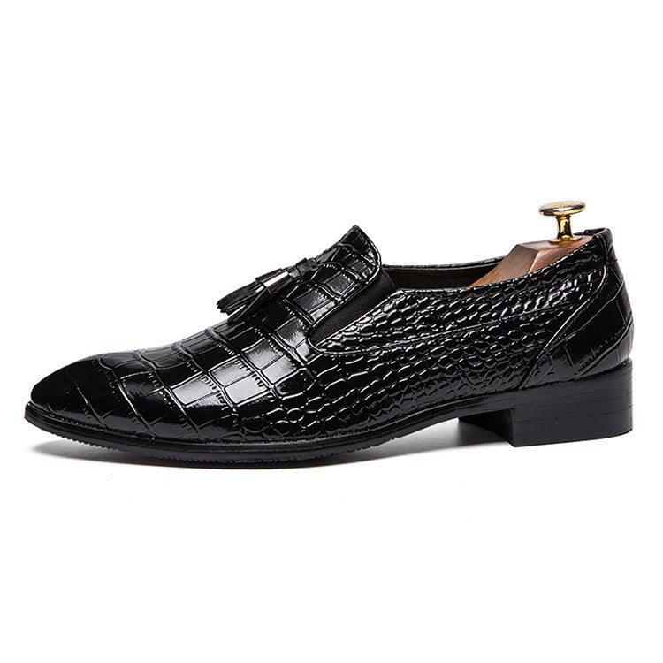 Pointed leather shoes for men