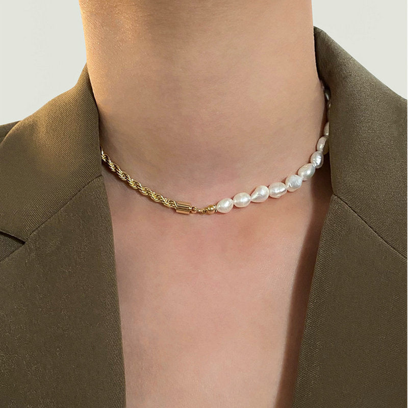 Dualia Gold Pearl Necklace