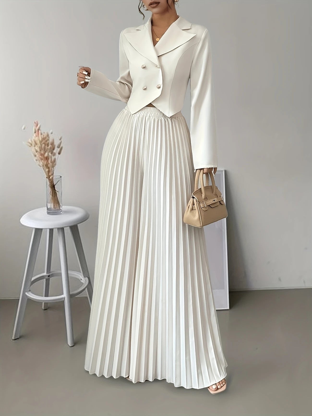 Top Set Long Sleeved Pleated Skirt